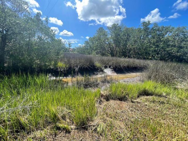 15014 Bennetts Point Road, Green Pond, SC 29446
