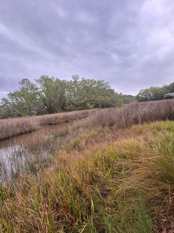 15014 Bennetts Point Road, Green Pond, SC 29446