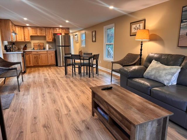 15014 Bennetts Point Road, Green Pond, SC 29446