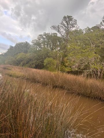 15014 Bennetts Point Road, Green Pond, SC 29446