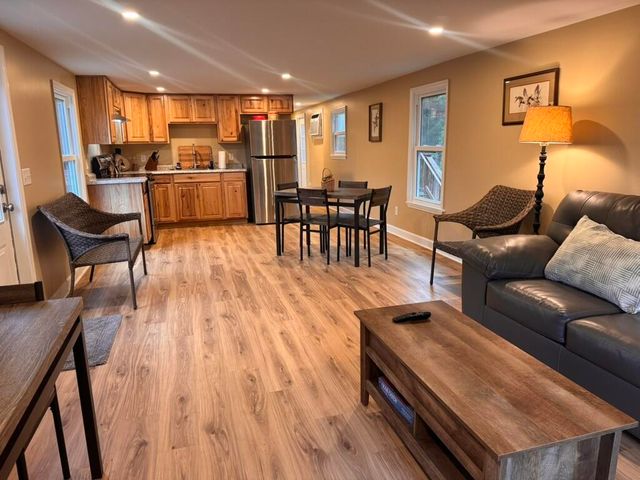 15014 Bennetts Point Road, Green Pond, SC 29446