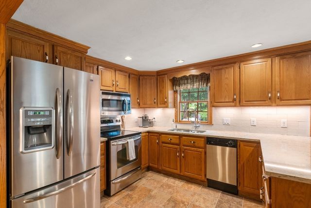 18 Ivy Rd, Littleton, MA 01460