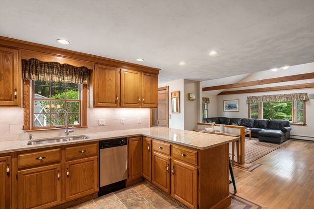 18 Ivy Rd, Littleton, MA 01460