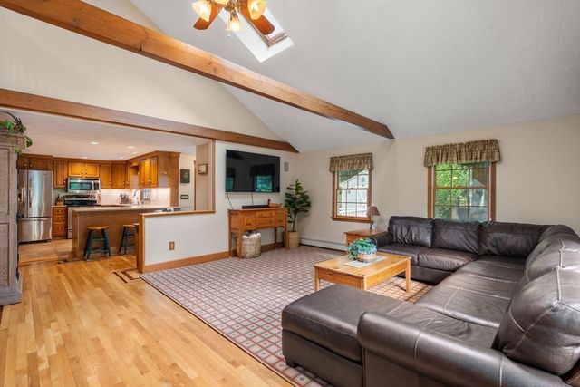 18 Ivy Rd, Littleton, MA 01460