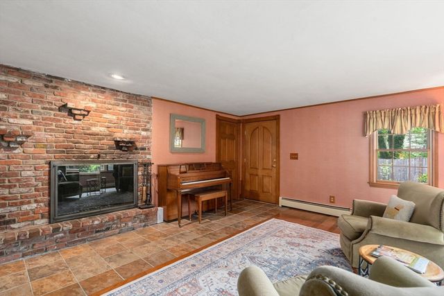 18 Ivy Rd, Littleton, MA 01460