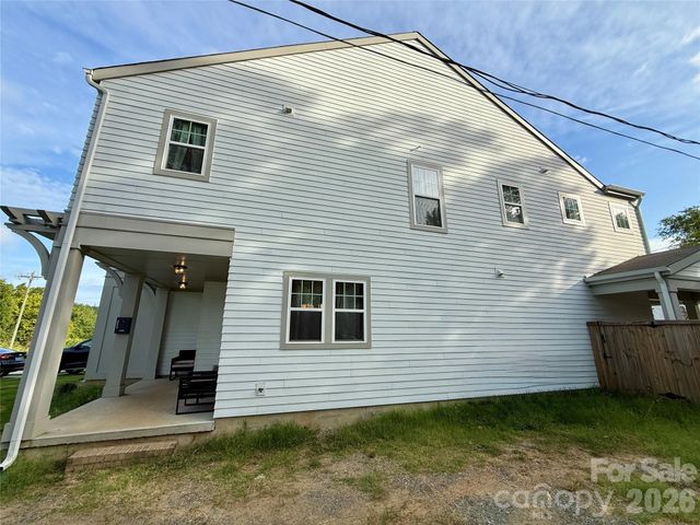 231 Hoskins Avenue Drive, Charlotte, NC 28208