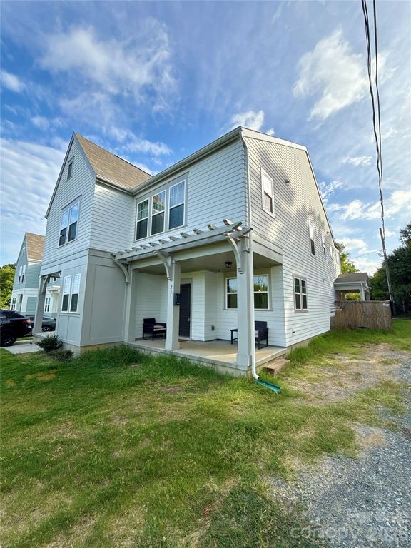 231 Hoskins Avenue Drive, Charlotte, NC 28208