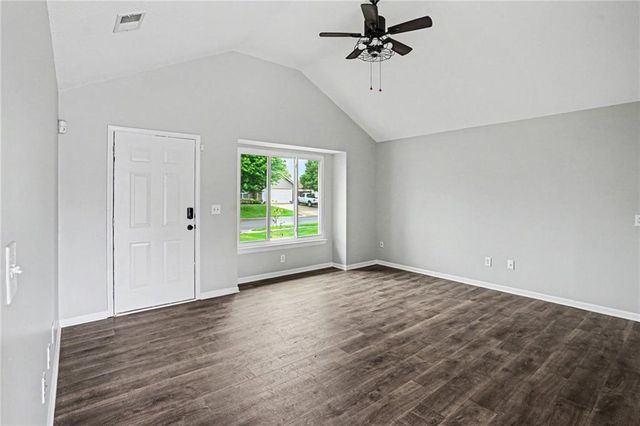 420 SW GRAYSTONE Drive, Grain Valley, MO 64029
