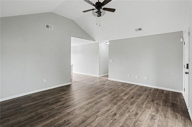 420 SW GRAYSTONE Drive, Grain Valley, MO 64029