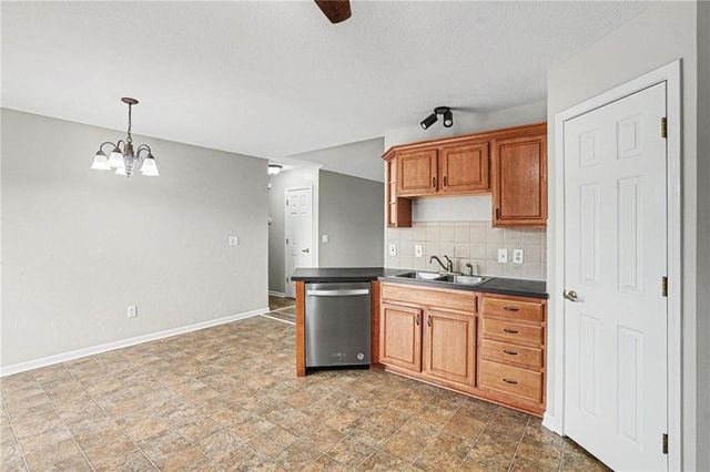 420 SW GRAYSTONE Drive, Grain Valley, MO 64029