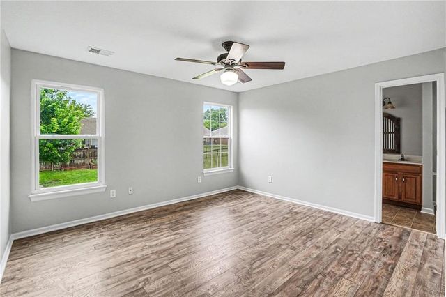 420 SW GRAYSTONE Drive, Grain Valley, MO 64029