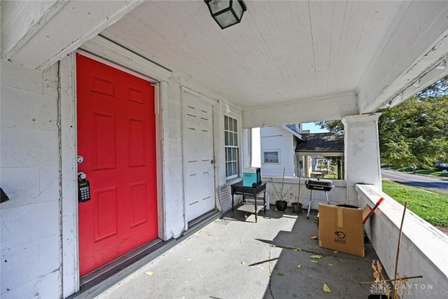 221 E Siebenthaler Avenue, Dayton, OH 45405