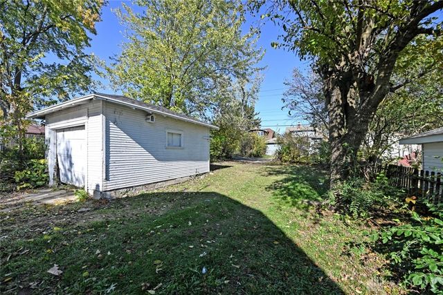 221 E Siebenthaler Avenue, Dayton, OH 45405