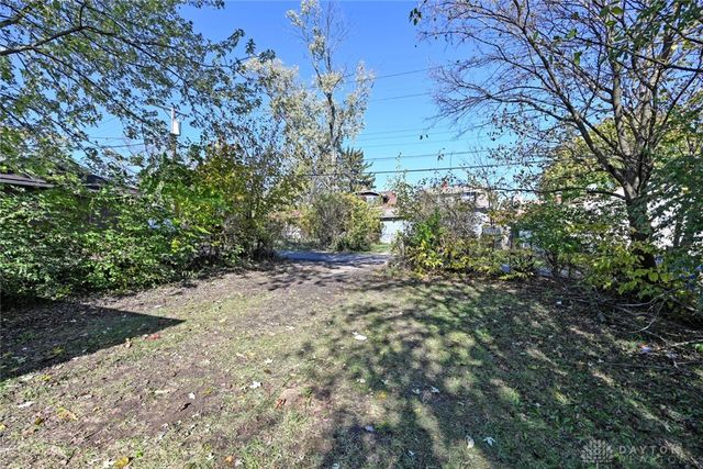 221 E Siebenthaler Avenue, Dayton, OH 45405