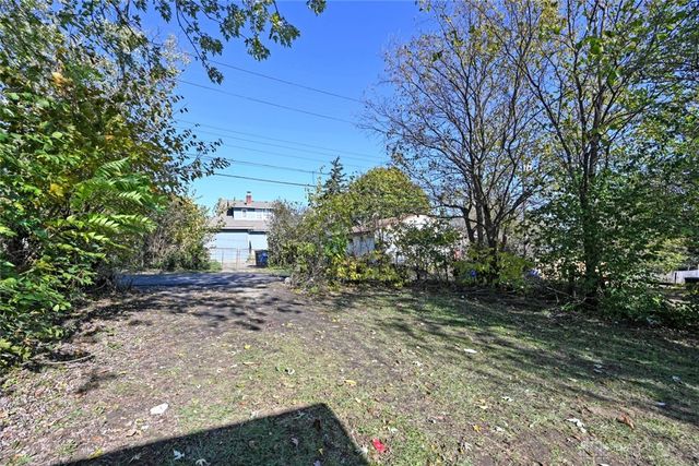 221 E Siebenthaler Avenue, Dayton, OH 45405