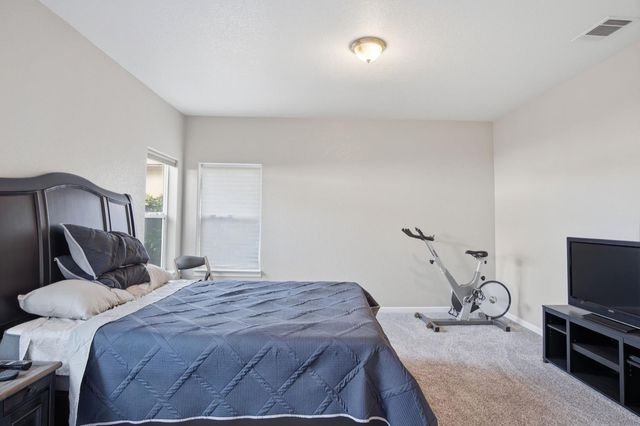 215 E Hawkeye Ave, Turlock, CA 95380