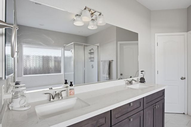 215 E Hawkeye Ave, Turlock, CA 95380