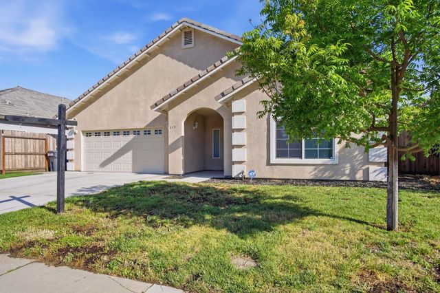 215 E Hawkeye Ave, Turlock, CA 95380