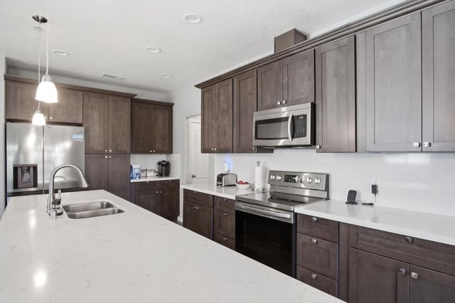 215 E Hawkeye Ave, Turlock, CA 95380