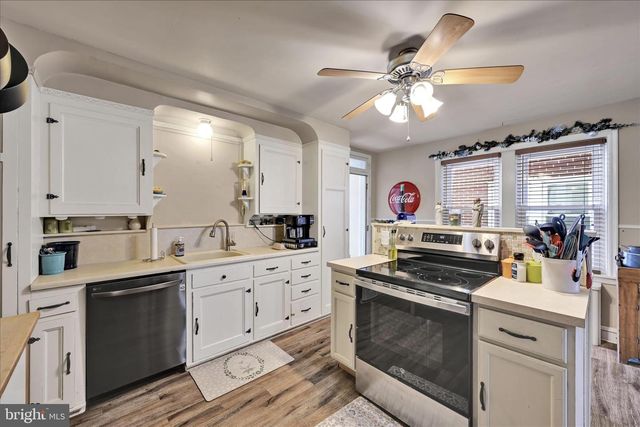 61 PARK AVE, Ephrata, PA 17522