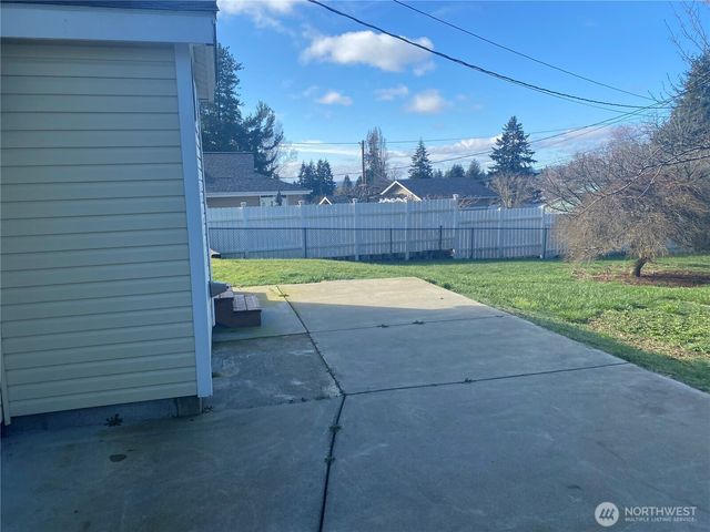 802 Hanford Avenue, Bremerton, WA 98310