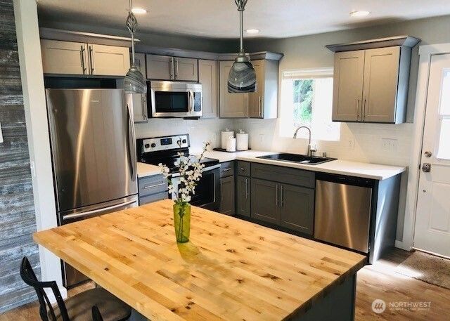 802 Hanford Avenue, Bremerton, WA 98310