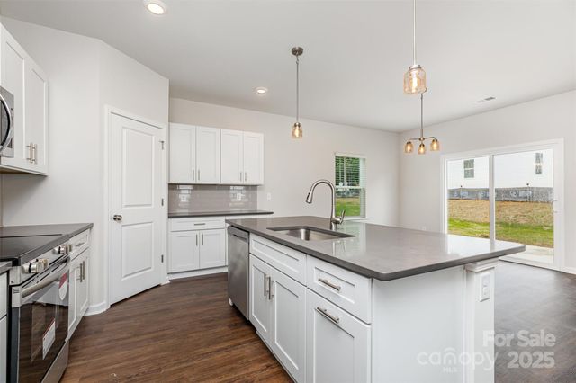 3030 Breslin Street, Charlotte, NC 28214