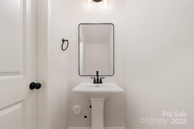 3030 Breslin Street, Charlotte, NC 28214