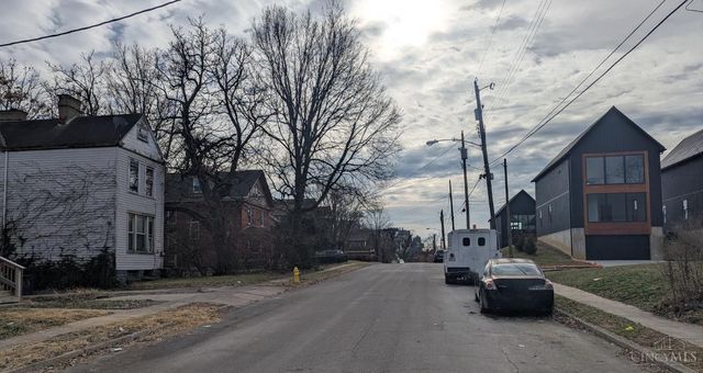 3556 Eden Avenue, Cincinnati, OH 45229