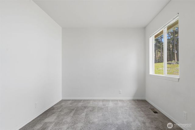 70 SW Roeder Drive, Oak Harbor, WA 98277