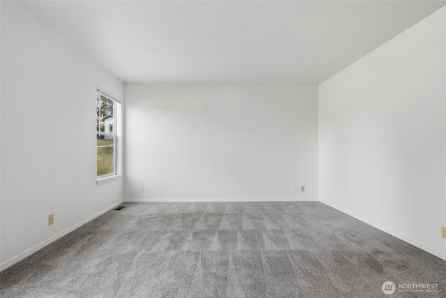 70 SW Roeder Drive, Oak Harbor, WA 98277