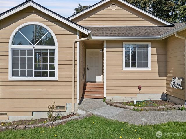 70 SW Roeder Drive, Oak Harbor, WA 98277