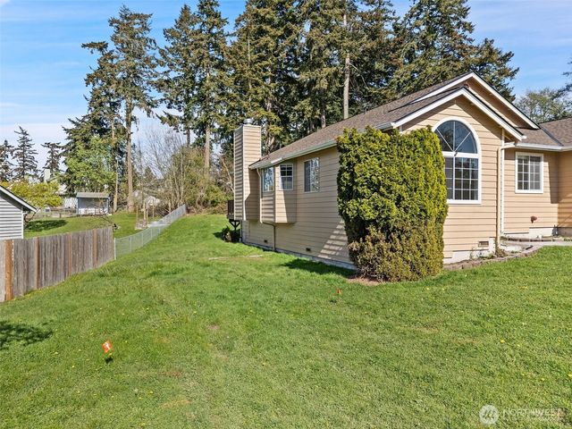 70 SW Roeder Drive, Oak Harbor, WA 98277