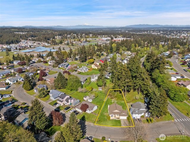 70 SW Roeder Drive, Oak Harbor, WA 98277
