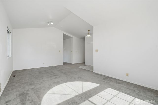 70 SW Roeder Drive, Oak Harbor, WA 98277