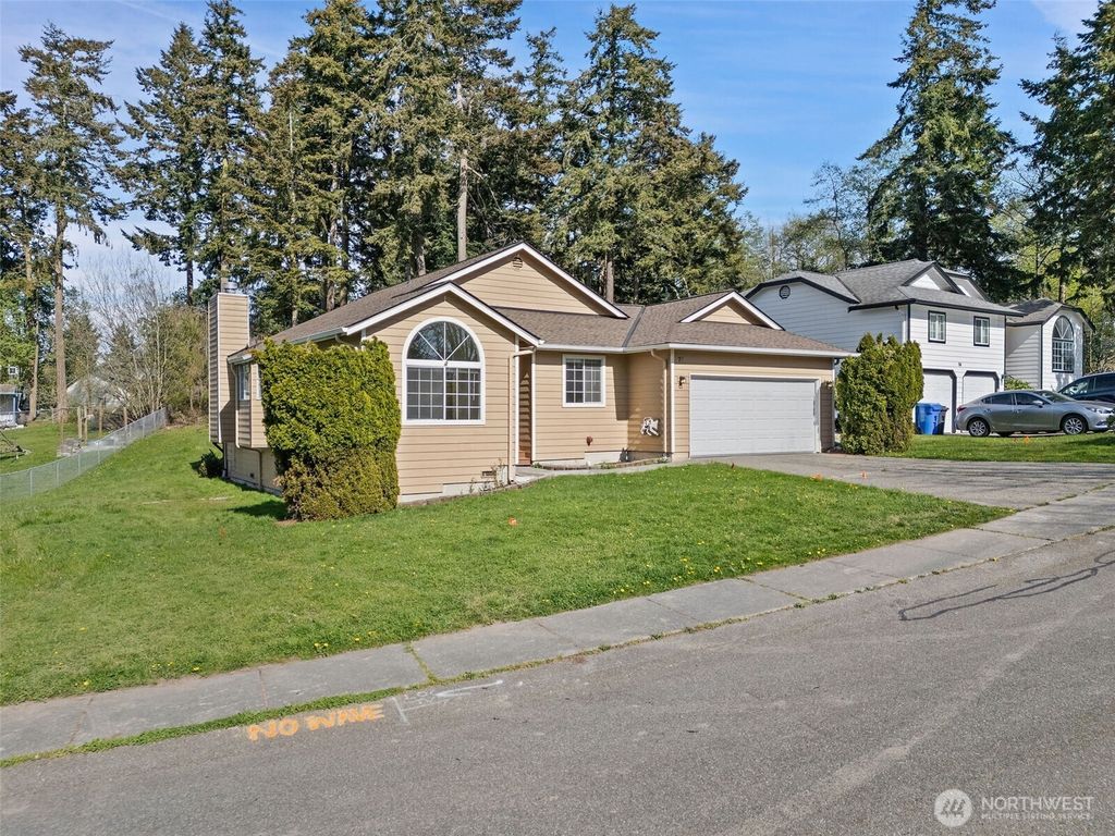 70 SW Roeder Drive, Oak Harbor, WA 98277