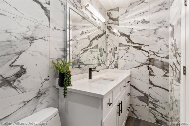 11721 Alois Street, Livonia, MI 48150