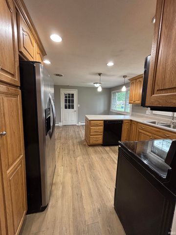 928 Straford Road, New Haven, IN 46774