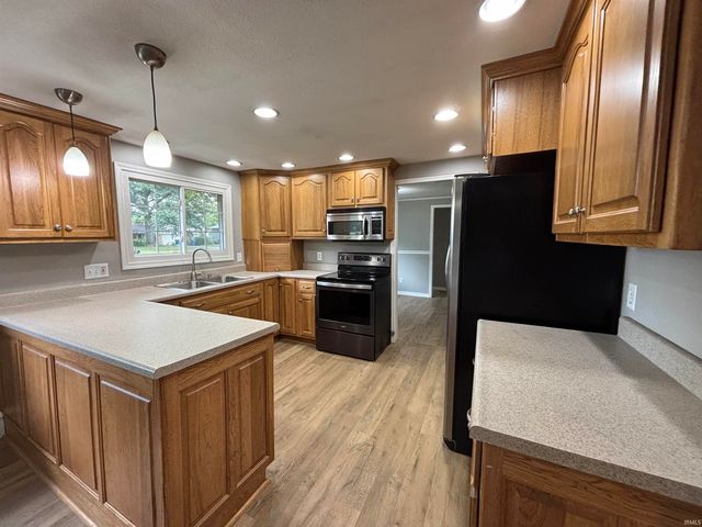 928 Straford Road, New Haven, IN 46774