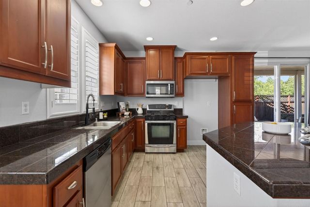 1051 Landmark Cir, Lincoln, CA 95648