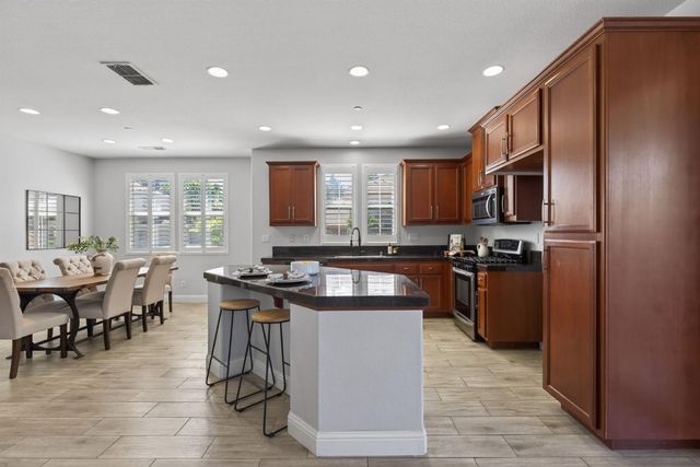 1051 Landmark Cir, Lincoln, CA 95648