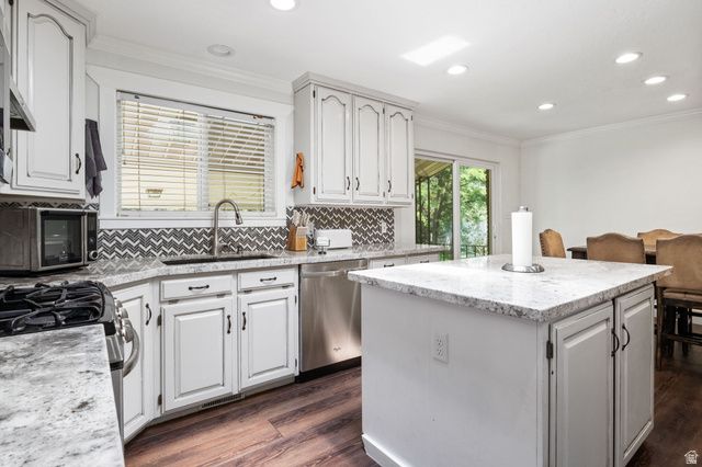 1471 E SHOSHONE AVE, Sandy, UT 84092