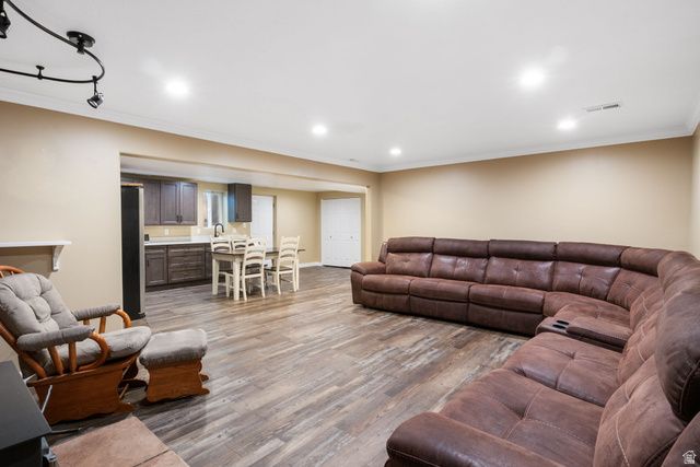 1471 E SHOSHONE AVE, Sandy, UT 84092