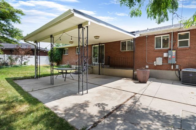 1471 E SHOSHONE AVE, Sandy, UT 84092