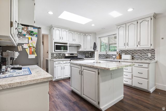 1471 E SHOSHONE AVE, Sandy, UT 84092