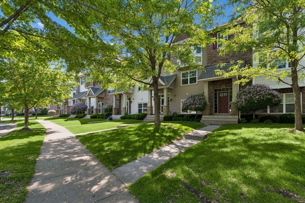 11733 Emery Village Drive N, Champlin, MN 55316 — photo 2