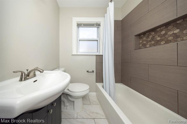 3216 Garden Avenue, Royal Oak, MI 48073