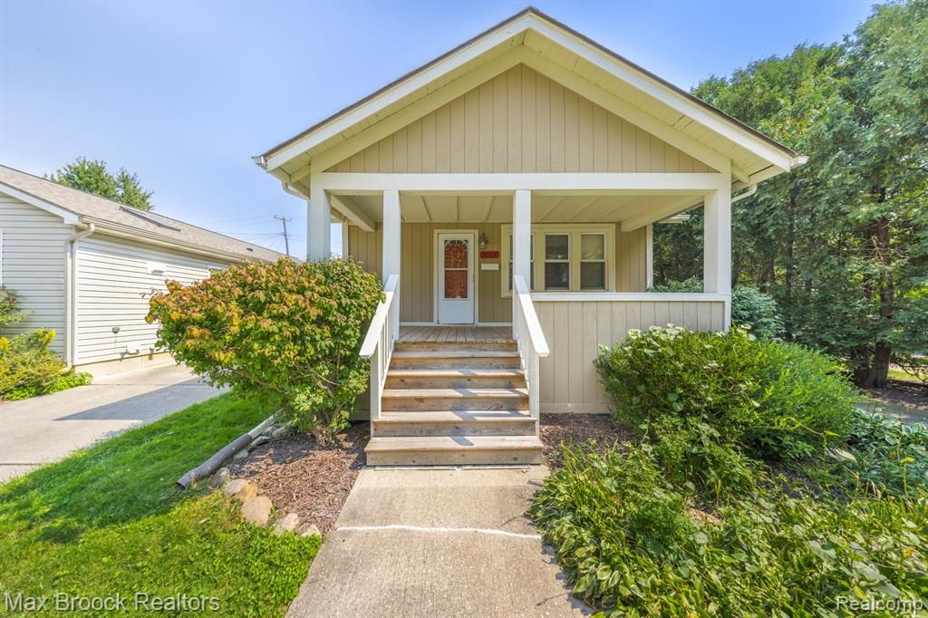 3216 Garden Avenue, Royal Oak, MI 48073
