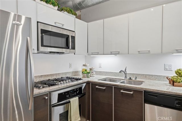 645 W 9th St 424, Los Angeles, CA 90015