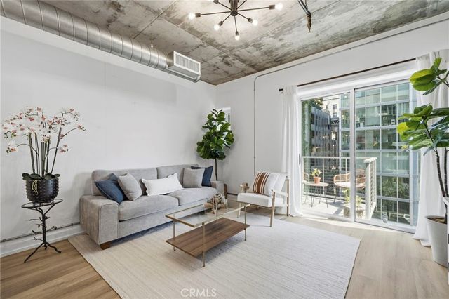 645 W 9th St 424, Los Angeles, CA 90015